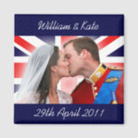 William & Kate Royal Wedding Kiss Magnet<br><div class="desc">Eine Hommage an das königliche Paar - Prinz William und Catherine "Kate" Middleton,  jetzt Herzog & Herzogin von Cambridge. Feiern Sie die Hochzeit des Jahrhunderts und unterstützen Sie Großbritanniens zukünftigen König und Königin!</div>