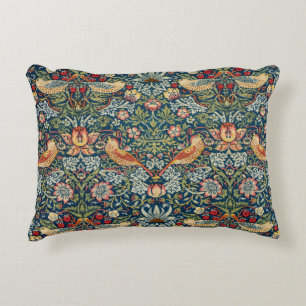 William Morris Art Throw Pillow Strawberry Diief Dekokissen