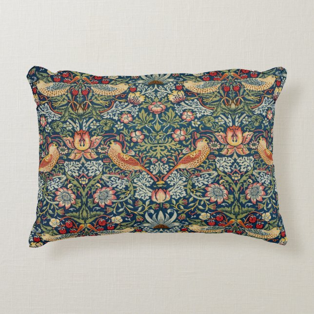 William Morris Art Throw Pillow Strawberry Diief Dekokissen (Vorderseite)
