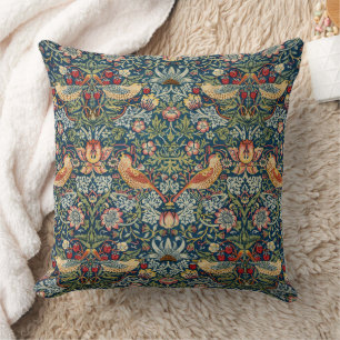 William Morris Art Throw Pillow Strawberry Diief Kissen