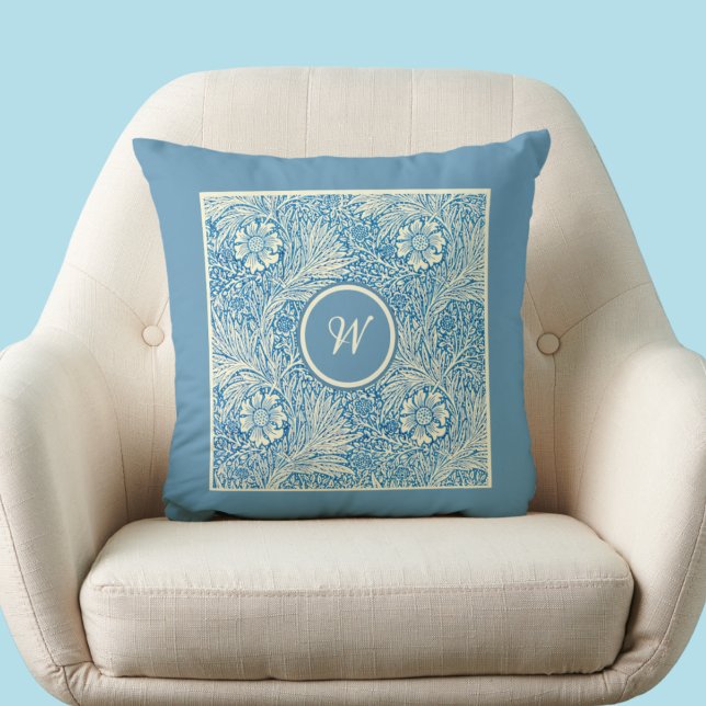 William Morris Blue Marigold Pattern mit Initial Kissen (Von Creator hochgeladen)