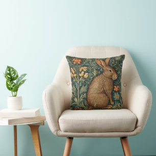 William Morris Inspirierte Kaninchen in einem Wald Kissen
