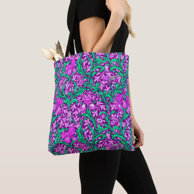 William Morris Irises, Amethyst Lila Tote Bag (Von Nahem)