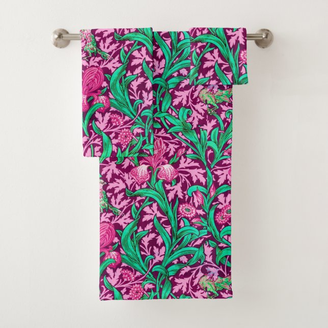 William Morris Irises, Fuchsia Pink und Wein Badhandtuch Set (Insitu)