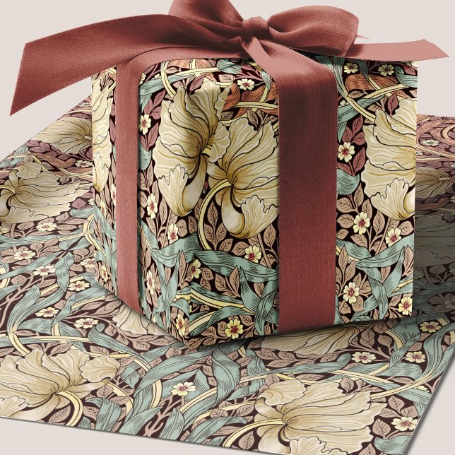 William Morris Pimpernel Dusty Rose Floral Pattern Geschenkpapier (Von Creator hochgeladen)