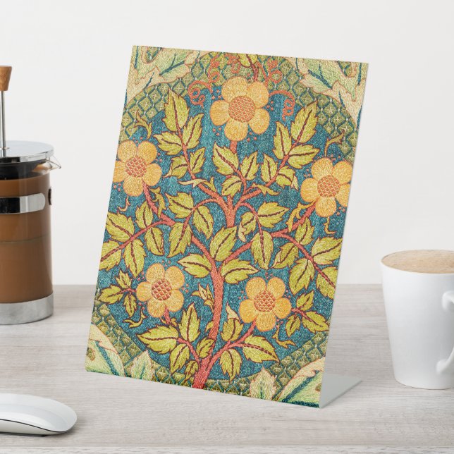 William Morris Rose Wreath: Klassische Künste und  Sockelschild (In SItu)