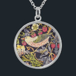 William Morris Strawberry Diief Floral Art Nouveau Sterling Silberkette<br><div class="desc">William Morris Strawberry Dieb Floral Art Nouveau Watercolor Painting Strawberry Thief ist eines der beliebtesten wiederholenden Designs für Textilien William Morris. Es nimmt an, als Gegenstand die Drosseln, dass Morris in seinem Küchengarten seines ländlichen Zuhause, Kelmscott Manor, in Oxfordshire Obst gestohlen hat. William Morris war ein englischer Textil-Designer, Künstler, Schriftsteller...</div>