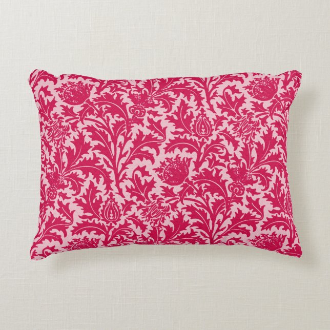 William Morris Thistle Damask, Fuchsia Pink Zierkissen (Vorderseite)