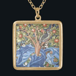 William Morris Woodpecker Tapestes Floral Vintag Vergoldete Kette<br><div class="desc">William Morris Woodpecker Tapestry Floral Vintag Art Es zeigt einen Specker, der im Zweig eines Obstbaumes sitzt und einen unverwechselbaren verzierten Hintergrund mit blauen Blätter und orangefarbenen Früchten aufweist. Art by William Morris Movement: British Arts and Crafts / Art Nouveau Beautiful verzierte künstlerische florale Vintage Kunstmuster Design mit einem blühenden...</div>