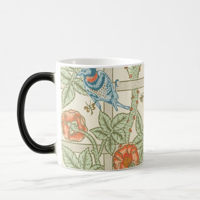 William Morris's (1834-1896) Verwandlungstasse (Links)