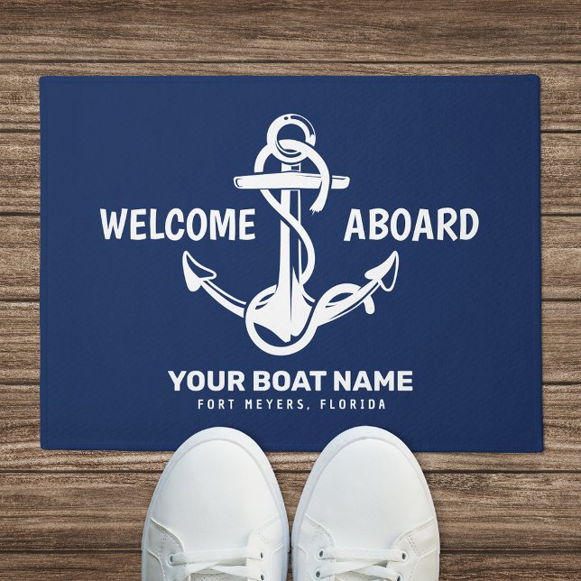 Willkommen an Bord der Nautical Navy Blue Bootname Fußmatte (Von Creator hochgeladen)