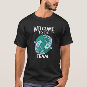 Willkommen im Team Koi Fish Yin und Yang T-Shirt