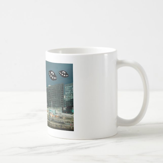 Willkommen in Liverpool mit einigen außerirdischen Kaffeetasse (Rechts)