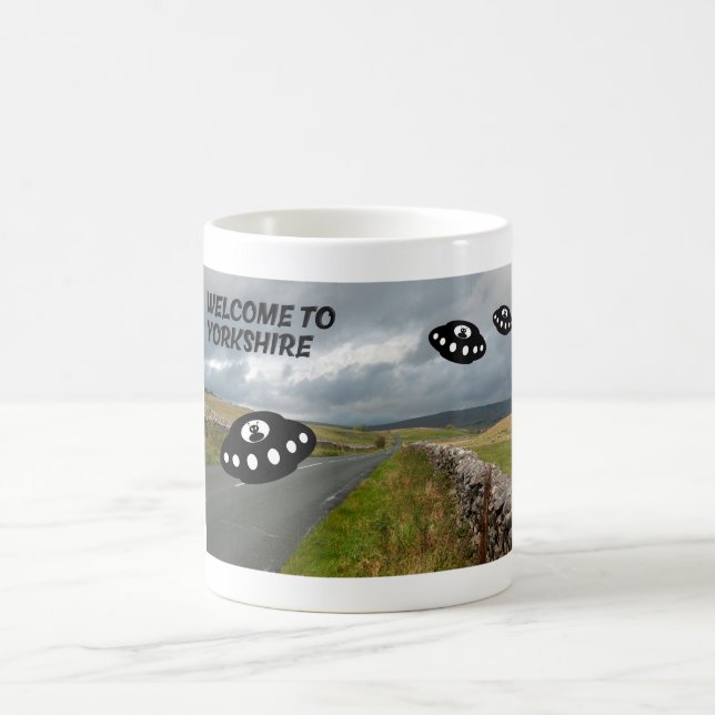 Willkommen in Yorkshire mit einigen außerirdischen Kaffeetasse (Mittel)