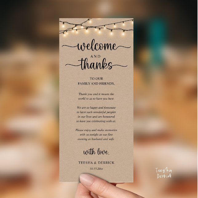 "Willkommen und Danke" Rustikale Empfangskarte für Programm ("Welcome and Thanks" Rustic Reception Guest Card in String Lights Brown Kraft)