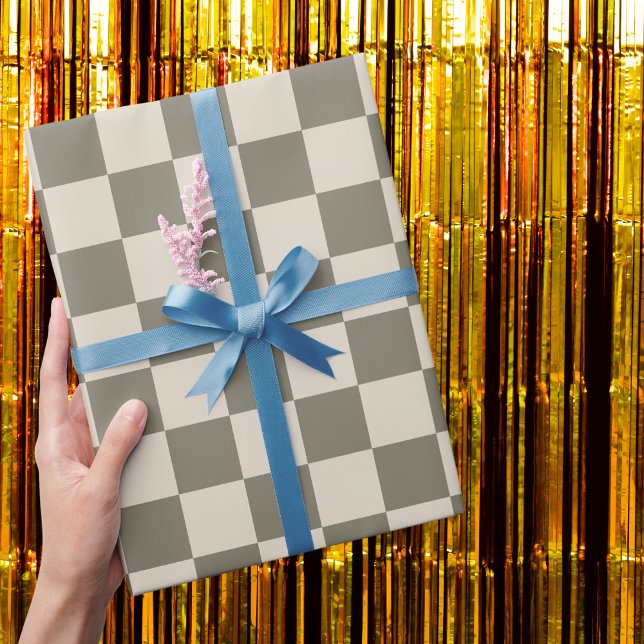 Willow Grau and Bone Checkerboard Geschenkpapier (Von Creator hochgeladen)