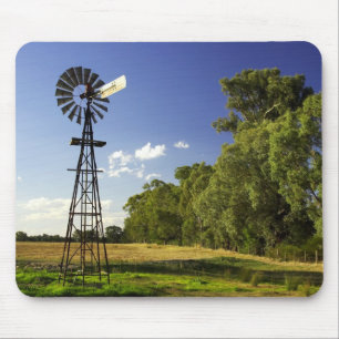 Windmill in der Nähe von Hume Highway, Victoria,  Mousepad