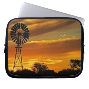Windmill und Sunset, William Creek, Oodnadatta Laptopschutzhülle