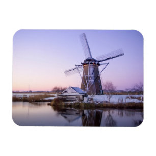 Windmühle bei Sonnenaufgang im Winterrechteckigmag Magnet