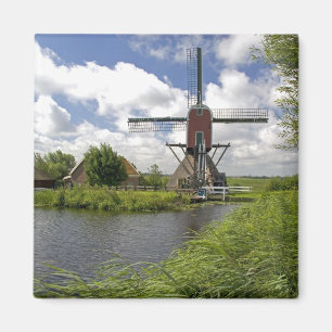 Windmühle entlang eines Kanals östlich von Leiden Magnet
