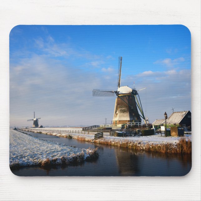 Windmühle im Schnee in einer niederländischen Wint Mousepad (Vorne)