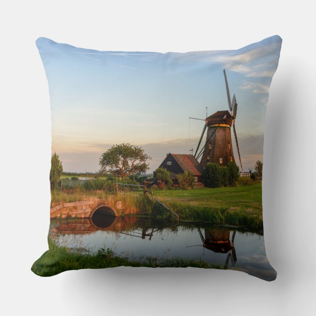Windmühle in der Landschaft, Holland-Wurfskissen Kissen (Vorderseite)