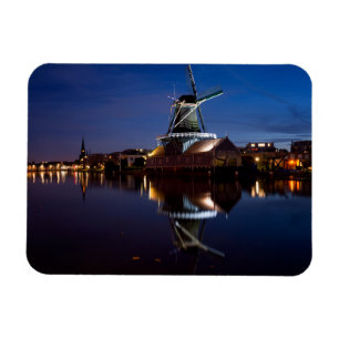 Windmühle Leidschendam mit Reflexion in der Nacht Magnet