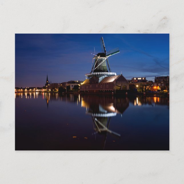 Windmühle Leidschendam mit Reflexion in der Nacht Postkarte (Vorderseite)