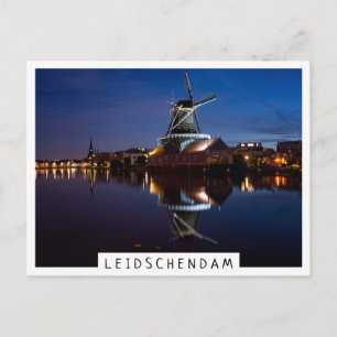 Windmühle Leidschendam mit Reflexion in der Nacht Postkarte