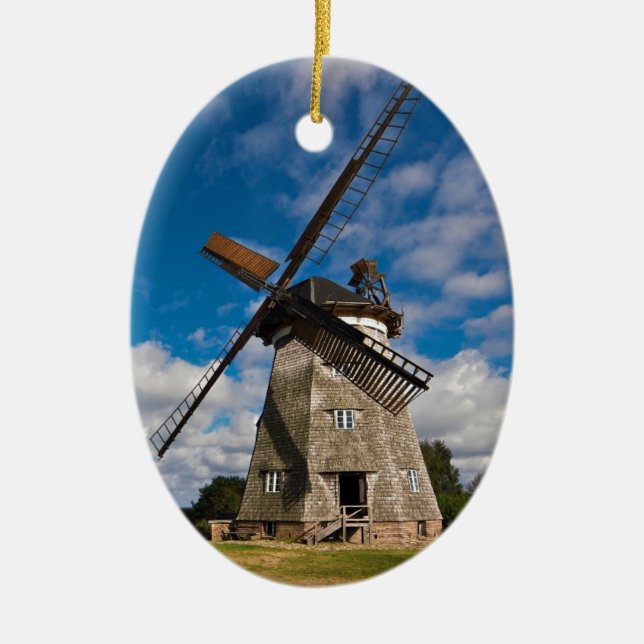 Windmühle mit blauem Himmel Keramik Ornament (Vorne)