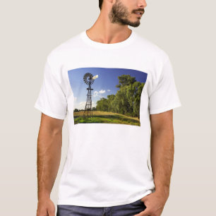 Windmühle nahe der Hume Highway, Victoria, Austral T-Shirt