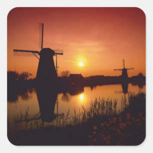 Windmühlen bei Sonnenuntergang, Kinderdijk, Niede Quadratischer Aufkleber