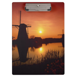 Windmühlen bei Sonnenuntergang, Kinderdijk, Nieder Klemmbrett