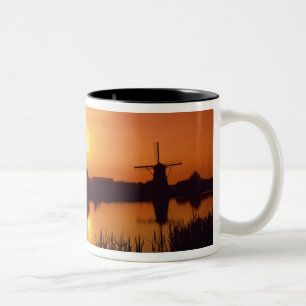 Windmühlen bei Sonnenuntergang, Kinderdijk, Nieder Zweifarbige Tasse