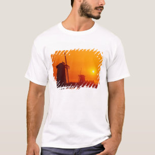 Windmühlen bei Sonnenuntergang, Schermerhorn, Nied T-Shirt