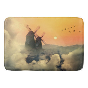 Windmühlen Berge und Wolken Badematte