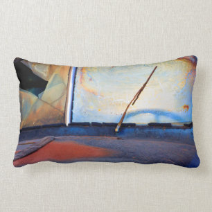 Windschutzscheibe eines alten rostigen Lastwagens Lendenkissen