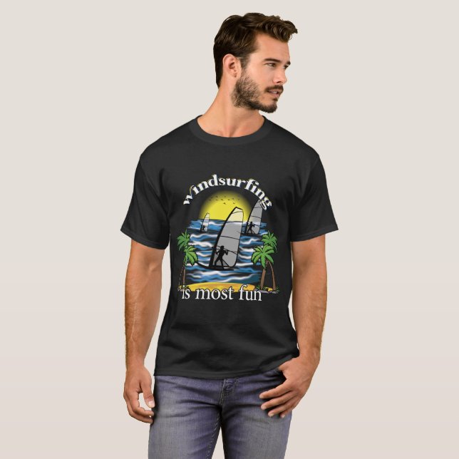 Windsurfen macht Spaß T-Shirt (Vorne ganz)