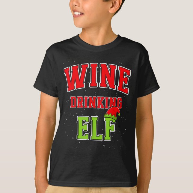 Wine Drinking Elf Christmas Family Matching Group  T-Shirt (Vorderseite)