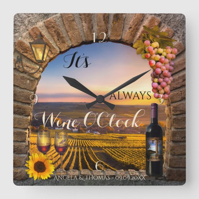 Wine OClock Vineyard Landscape Clock Quadratische Wanduhr (Vorderseite)
