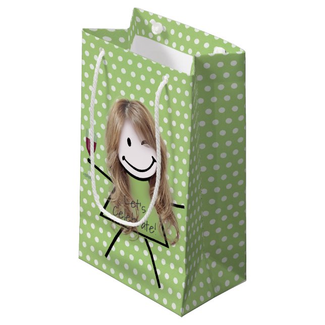 Winking Birthday Strichfigur-Mädchen auf Polka Dot Kleine Geschenktüte (Vorderseite Schrägansicht)