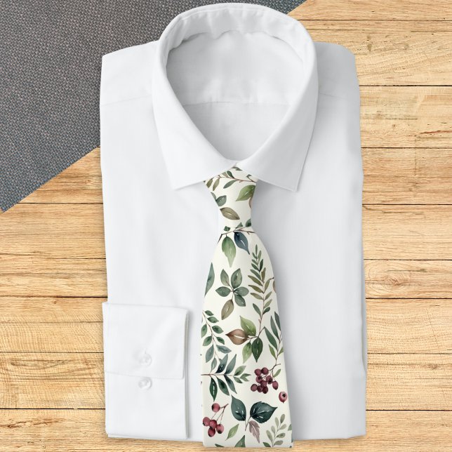 Winter Blätter und Berries Botanische Männer Krawatte (A stylish tie with botanical pattern of green leaves and red berries on a light cream background)