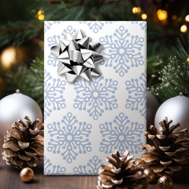 Winter Blau und Weiß Schneeflocken Weihnachtsfeier Geschenkpapier (Winter Blue And White Snowflakes Christmas Holiday Wrapping Paper)