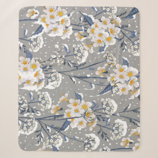 Winter Blossom: zartes Blumenmuster Sherpadecke