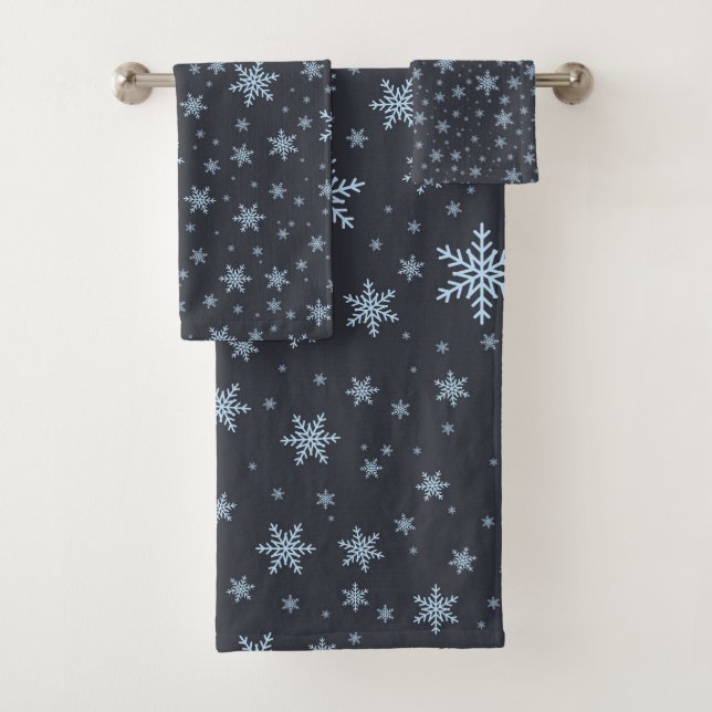 Winter Blue Gray Snowflakes Weihnachtssaison Badhandtuch Set (Insitu)