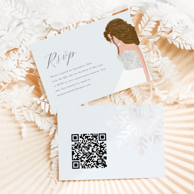 Winter Blue Snowy Quinceanera Birthday QR Code RSVP Karte (Von Creator hochgeladen)