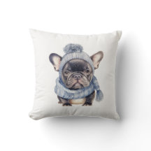 Winter Bulldog Baby in blauer Mütze und Schal