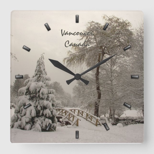 Winter Clock Custom Winter Bridge Wall Clock Quadratische Wanduhr (Vorderseite)