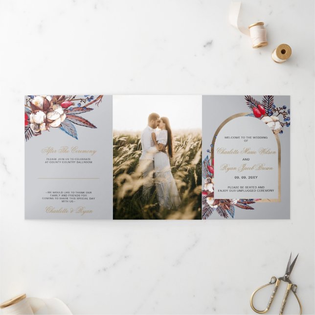 Winter Cotton Dusty Blue Red Berries Wedding Dreifach-gefaltete Programmkarte (Außenbereich)