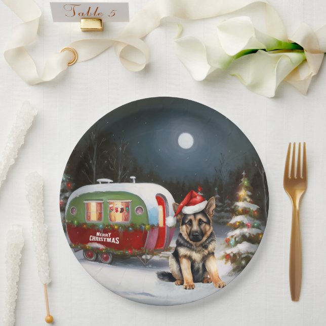 Winter German Shepherd Caravan Weihnachtsabenteuer Pappteller (Hochzeit)